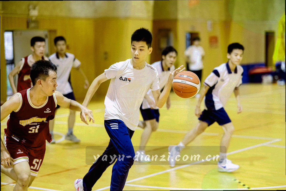 抽象时间线与数据流，深空蓝背景中用电光青勾勒出版本节点
